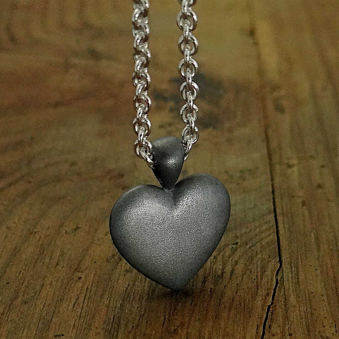 Black rhodiumed heart pendant